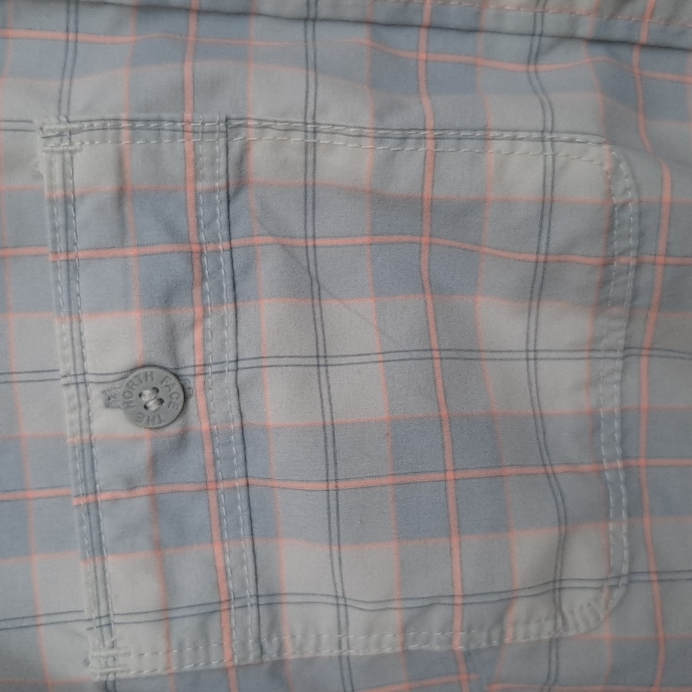 The North Face Women's Plaid Button-Up Camp Shirt | Size Small | Gray/Coral - Picture 3 of 9